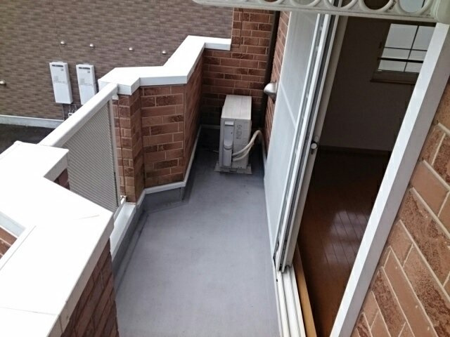 サンフローラⅢのバルコニー|お洗濯にも便利なバルコニー付き