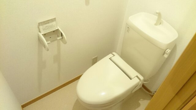 サンフローラⅢのトイレ|落ち着いたトイレです