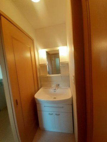 シャルマンの洗面所|ゆったりとスペースのある洗面所