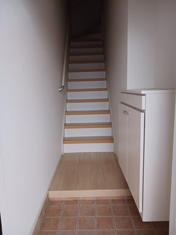 セレーノⅠの玄関|明るい玄関です