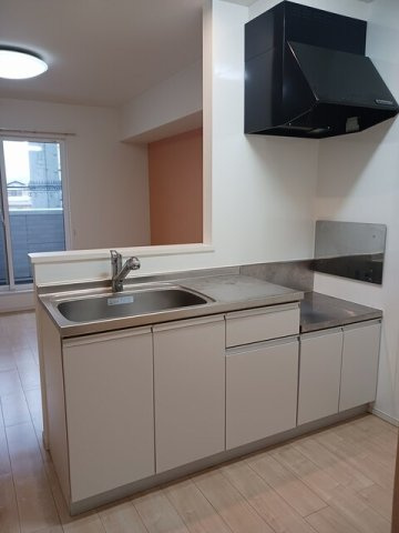 セレーノⅠのキッチン|コンパクトなキッチンで掃除もラクラク