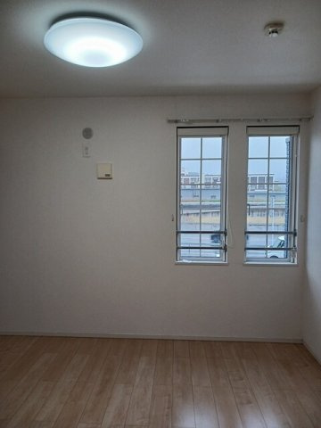 セレーノⅠの内装|明るい室内です