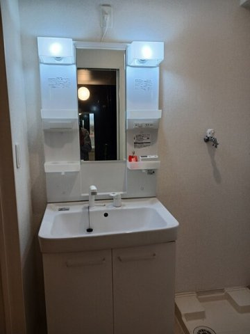 セレーノⅠの洗面所|脱衣スペースもあります