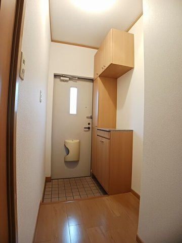 フェルマータⅡ　ＦＥＲＭＡＴＡの玄関|収納もある玄関です