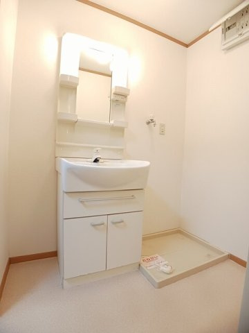 フェルマータⅡ　ＦＥＲＭＡＴＡの洗面所|脱衣スペースもあります