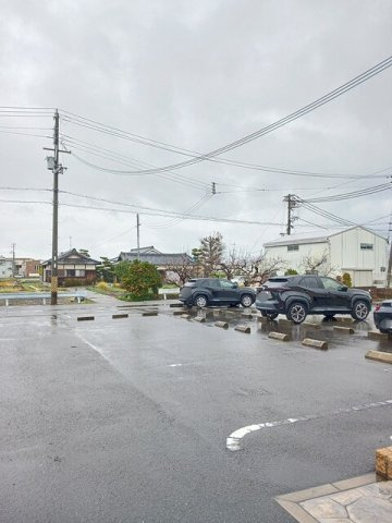 ボヌール岩橋　Ⅰの駐車場|車をお持ちの方に嬉しい駐車場付きの物件です