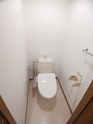 メゾンラフィネＢのトイレ|清潔感のあるトイレです