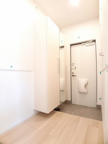 リヴェール西庄Ⅰの玄関|ゆったりとした玄関です