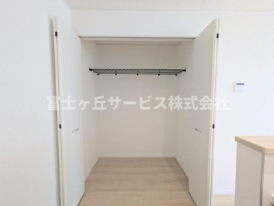 【収納】 | 浜松市中央区和田町 新築一戸建て 1号棟 | キッチン横の収納です