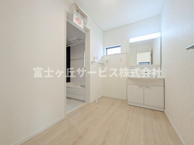 【脱衣所】 | 浜松市中央区和田町 新築一戸建て 1号棟 | 脱衣場です