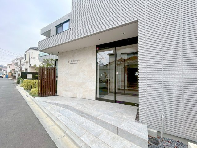 ヴィラサギノミヤのエントランス