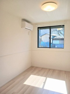 【内装】 | サンヒルズＡ | 明るい室内です