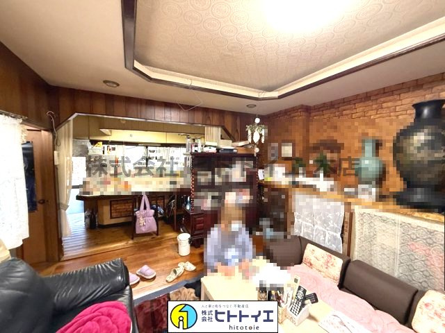 中古住宅～八女郡広川町久泉～の居間・リビング