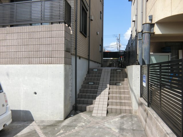 サンハイツ山林のエントランス