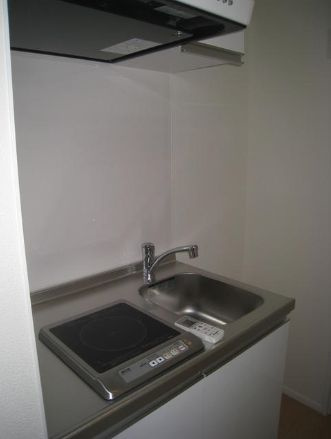 バーミープレイス方南町Ⅲのキッチン|お手入れも簡単なIHキッチン(同一仕様写真)