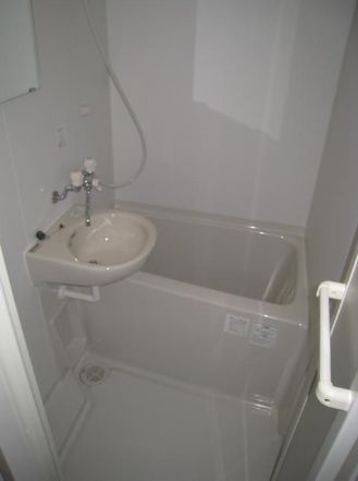 バーミープレイス方南町Ⅲの浴室|人気のバストイレ別♪(同一仕様写真)