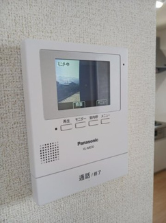 【セキュリティ】 | ネオグレイス | モニター付きインターホンです