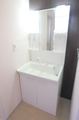 明るい洗面所です