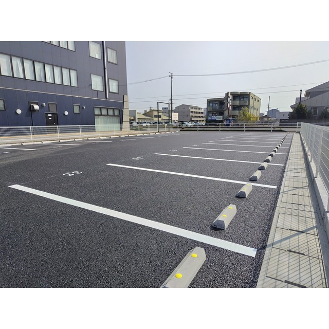 岐阜市薮田南１丁目の駐車場の駐車場