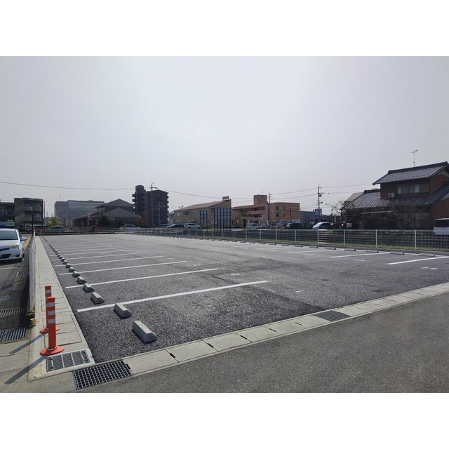 岐阜市薮田南１丁目の駐車場