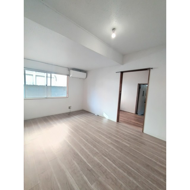 牧野町戸建ての居間・リビング