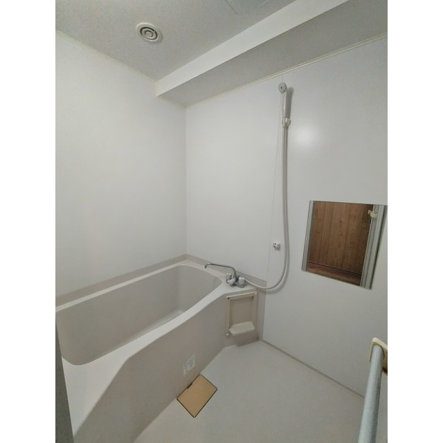 牧野町戸建ての浴室