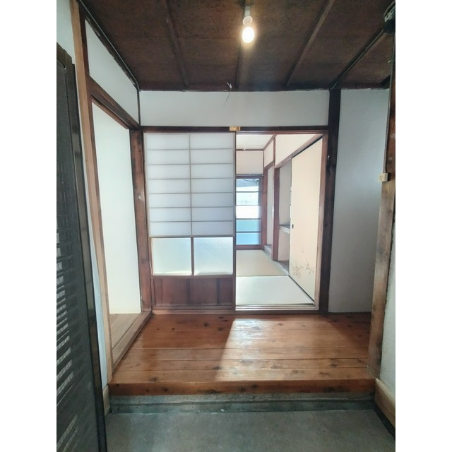 牧野町戸建ての玄関