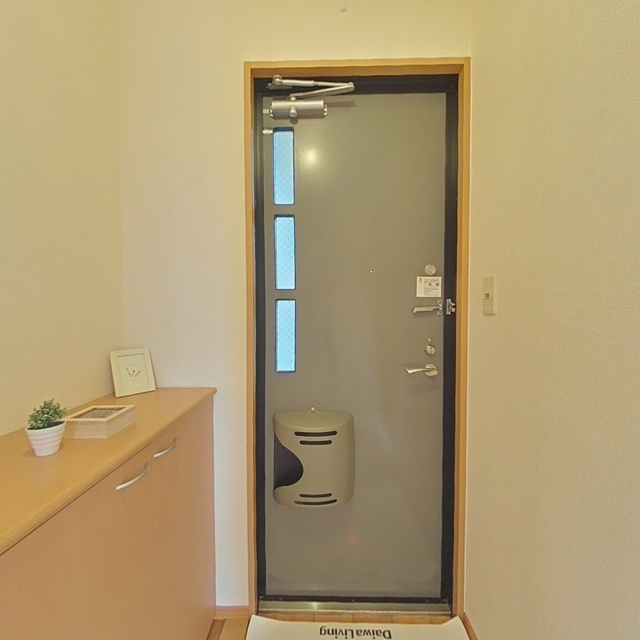 瑞穂市横屋のアパートの玄関