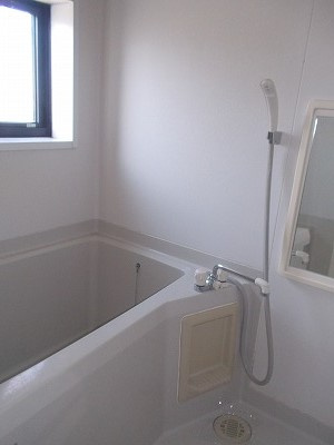 ウイング Aの浴室