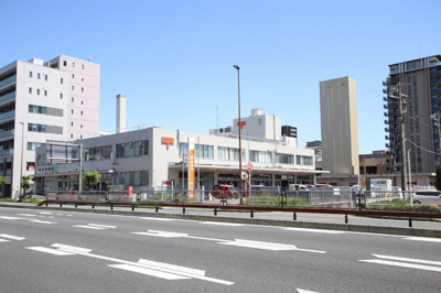 厚木郵便局まで７００ｍ