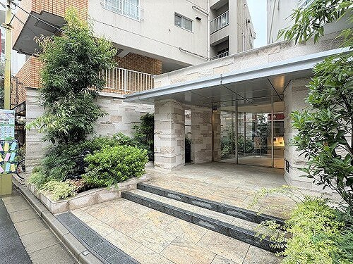 ライオンズ早稲田ミレスのエントランス|エントランス　※2024年7月撮影