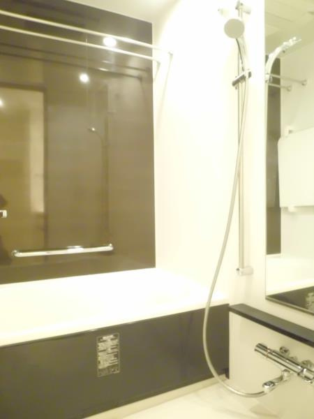 ＧＬＯＢＡＬ　ＦＲＯＮＴ　ＴＯＷＥＲの浴室