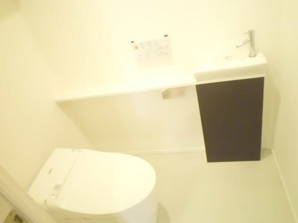 ＧＬＯＢＡＬ　ＦＲＯＮＴ　ＴＯＷＥＲのトイレ