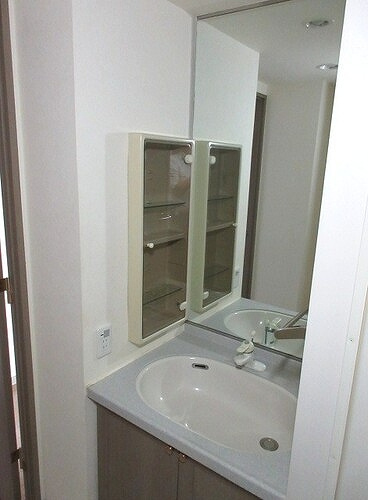 ライオンズマンション白金台の洗面所|洗面台　※前回募集時2018年6月の写真