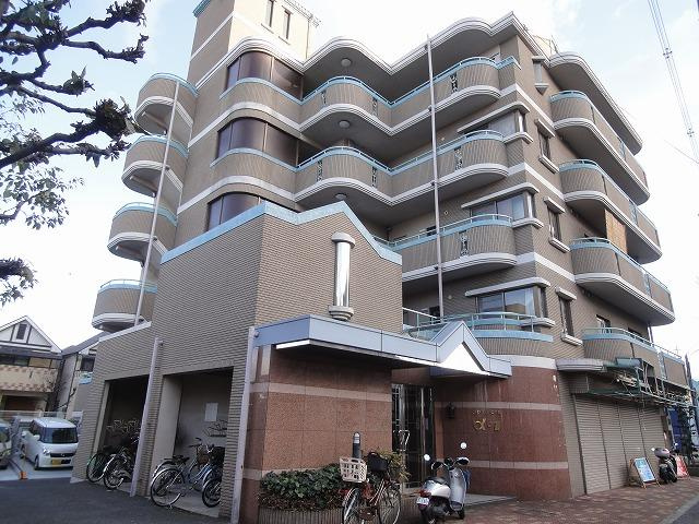 アルファワンの外観