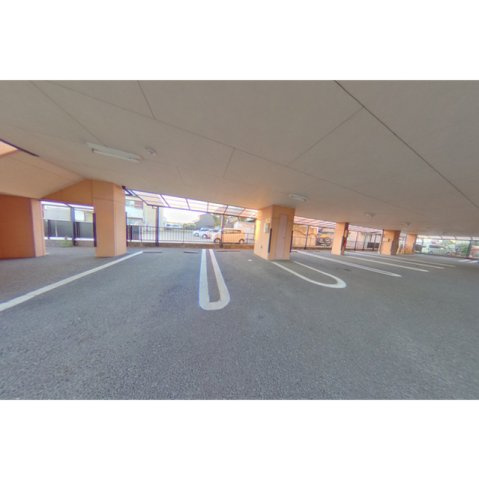 エザンスの駐車場
