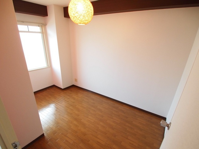 エンブレム王寺の内装