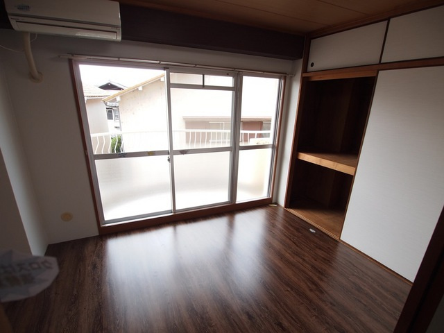 エンブレム王寺の内装