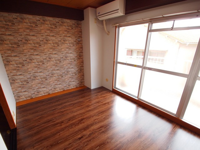 エンブレム王寺の内装