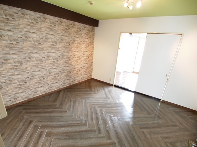 エンブレム王寺の居間・リビング