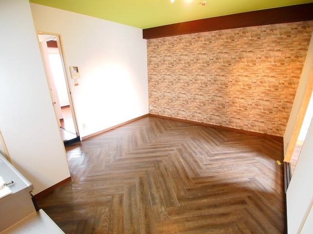 エンブレム王寺の居間・リビング