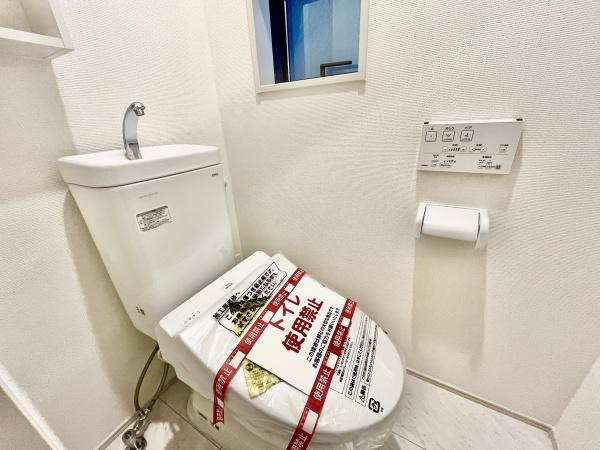 世田谷区南烏山１丁目の新築一戸建のトイレ