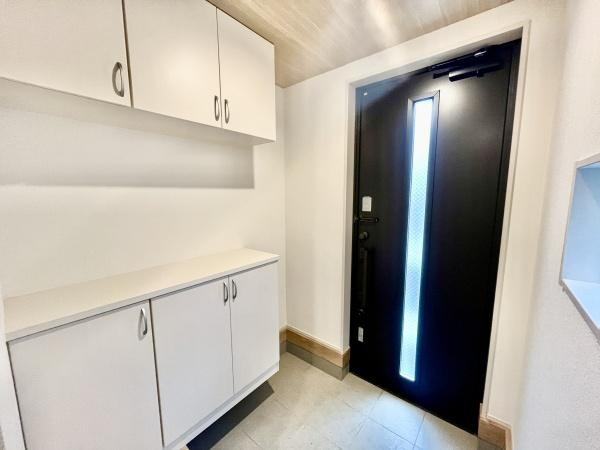 世田谷区南烏山１丁目の新築一戸建の玄関