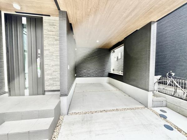 世田谷区南烏山１丁目の新築一戸建の駐車場