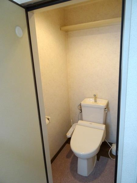 トヤママンションの収納|★トイレにも嬉しい棚付き★