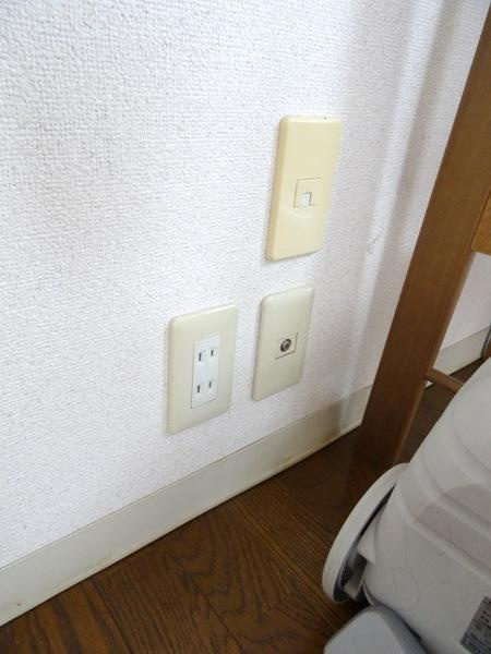 トヤママンションの洋室|★電話もテレビもここ★