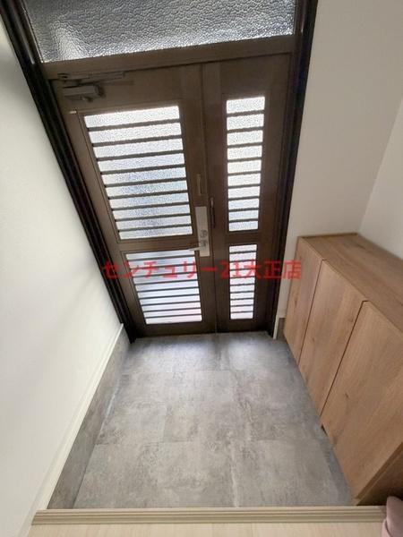 大正区鶴町1丁目中古戸建の玄関