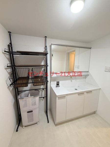 大正区鶴町1丁目中古戸建の洗面所