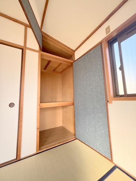 滝ハイツの収納|★いっぱい収納の押入★