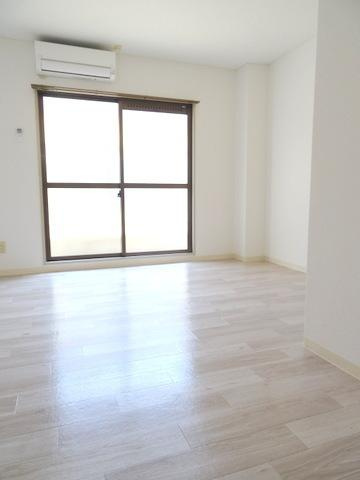 メゾンヒラオの寝室|★白を基調としたお部屋★